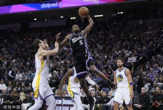 两队各入一 两队各入一