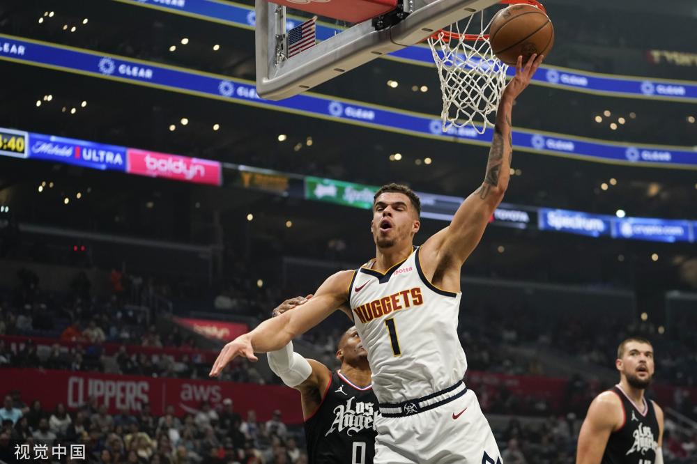 仿佛在给对 仿佛在给对